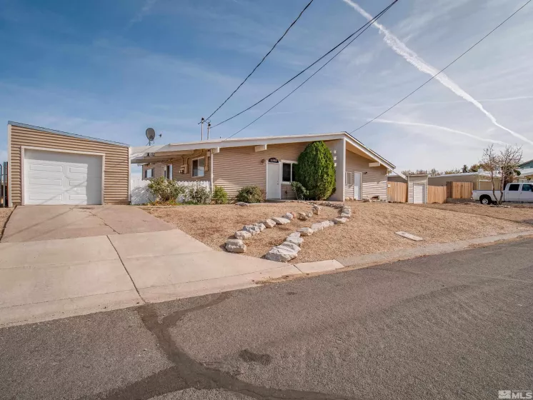 11482 Green Mountain Street, Reno, Nevada 89506, 2 Bedrooms Bedrooms, ,1 BathroomBathrooms,Residential,For Sale,Green Mountain Street,240014148