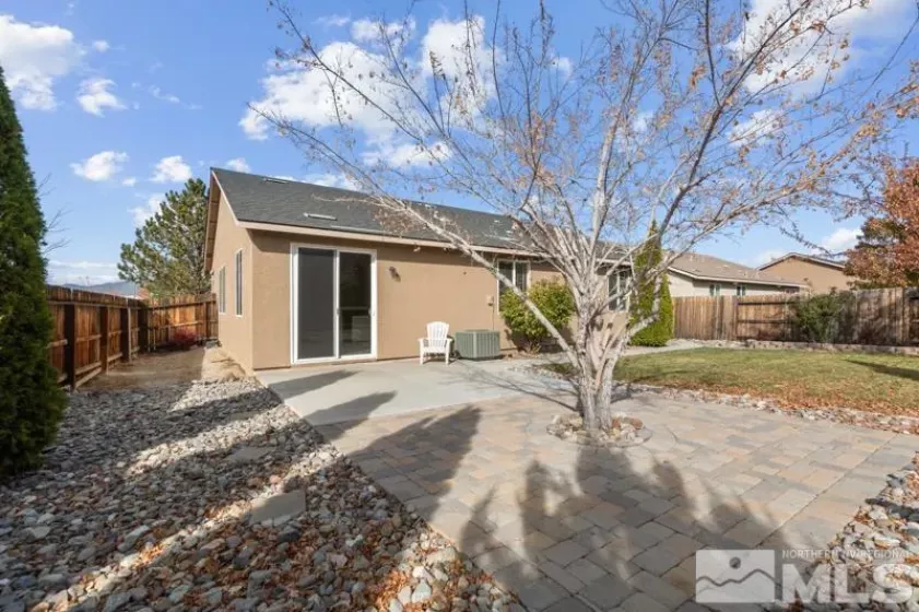 8998 Grisom Way, Reno, Nevada 89506, 3 Bedrooms Bedrooms, ,2 BathroomsBathrooms,Residential Lease,For Lease,Grisom Way,240014179