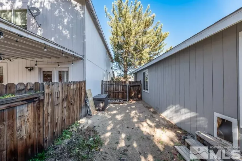 4633 Carisbrook Lane, Reno, Nevada 89502, 2 Bedrooms Bedrooms, ,2 BathroomsBathrooms,Residential,For Sale,Carisbrook Lane,240014232