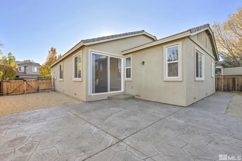 2450 Lawry Dr, Sparks, Nevada 89436, 3 Bedrooms Bedrooms, ,2 BathroomsBathrooms,Residential,For Sale,Lawry Dr,240014249