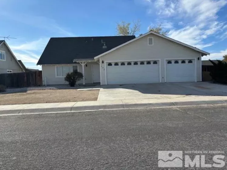 702 Tanglewood Dr, Fernley, Nevada 89408, 3 Bedrooms Bedrooms, ,2 BathroomsBathrooms,Residential,For Sale,Tanglewood Dr,240014291