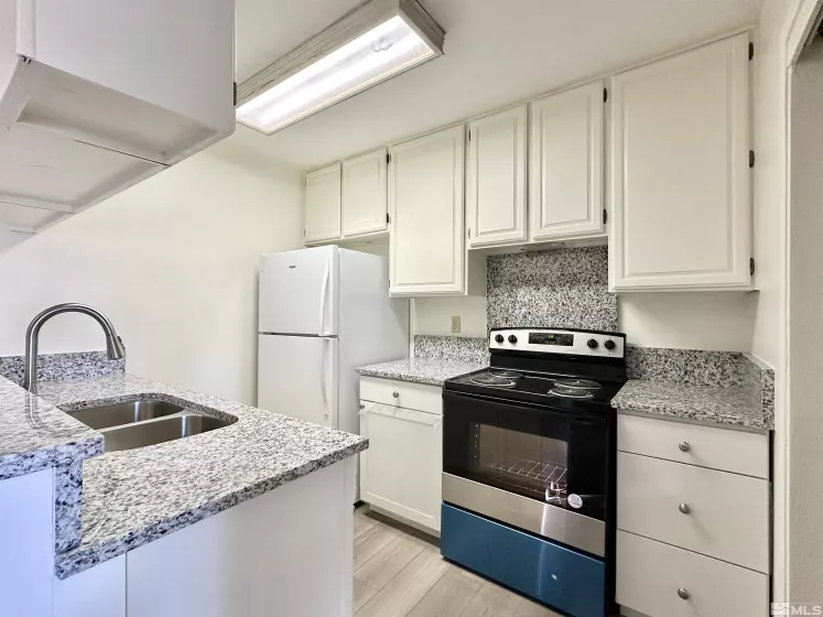 4951 Catalina Unit 1, Reno, Nevada 89502, 2 Bedrooms Bedrooms, ,1 BathroomBathrooms,Residential,For Sale,Catalina Unit 1,240014300