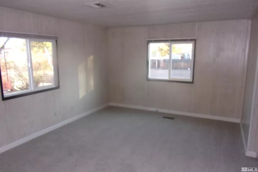 1377 Queens Ct., Gardnerville, Nevada 89410, 2 Bedrooms Bedrooms, ,2 BathroomsBathrooms,Residential,For Sale,Queens Ct.,240014435