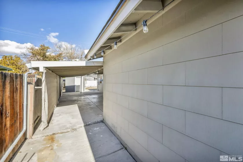 250 McGoldrick Way, Sparks, Nevada 89431, 3 Bedrooms Bedrooms, ,2 BathroomsBathrooms,Residential,For Sale,McGoldrick Way,240014497