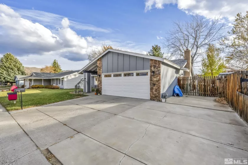 1309 Shady Oak, Carson City, Nevada 89701, 4 Bedrooms Bedrooms, ,2 BathroomsBathrooms,Residential,For Sale,Shady Oak,240014496