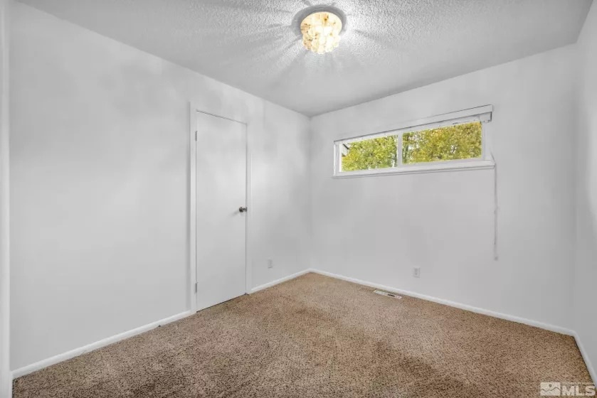 29 Devere Way, Sparks, Nevada 89431, 3 Bedrooms Bedrooms, ,2 BathroomsBathrooms,Residential,For Sale,Devere Way,240014523