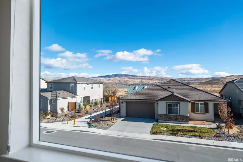 1296 Monte Way, Sparks, Nevada 89436, 4 Bedrooms Bedrooms, ,3 BathroomsBathrooms,Residential,For Sale,Monte Way,240014562