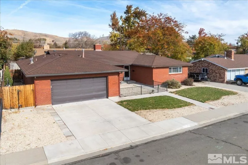 700 Ivy Street, Carson City, Nevada 89703, 3 Bedrooms Bedrooms, ,2 BathroomsBathrooms,Residential,For Sale,Ivy Street,240014586