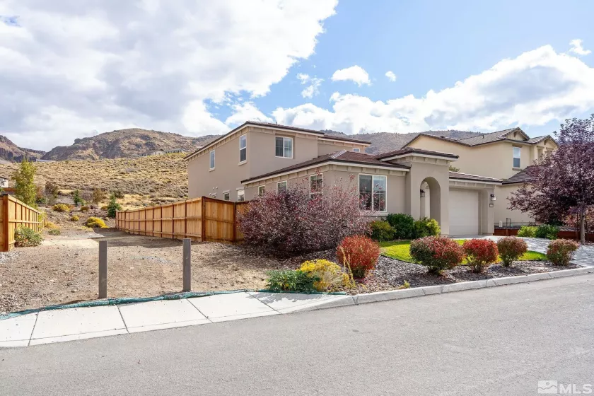 10290 Gold Mine Dr, Reno, Nevada 89521, 4 Bedrooms Bedrooms, ,3 BathroomsBathrooms,Residential,For Sale,Gold Mine Dr,240014593