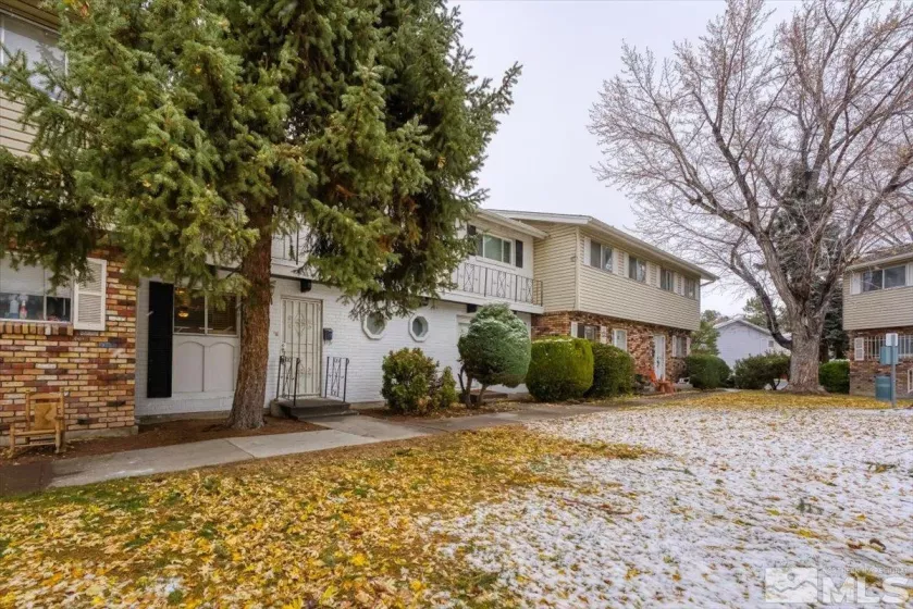 82 Smithridge Park, Reno, Nevada 89502, 2 Bedrooms Bedrooms, ,1 BathroomBathrooms,Residential,For Sale,Smithridge Park,240014597