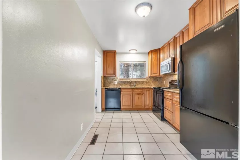 82 Smithridge Park, Reno, Nevada 89502, 2 Bedrooms Bedrooms, ,1 BathroomBathrooms,Residential,For Sale,Smithridge Park,240014597