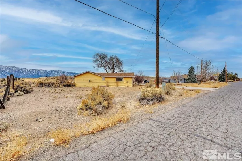 714 Pinto Circle, Gardnerville, Nevada 89410, 2 Bedrooms Bedrooms, ,2 BathroomsBathrooms,Residential,For Sale,Pinto Circle,240014636