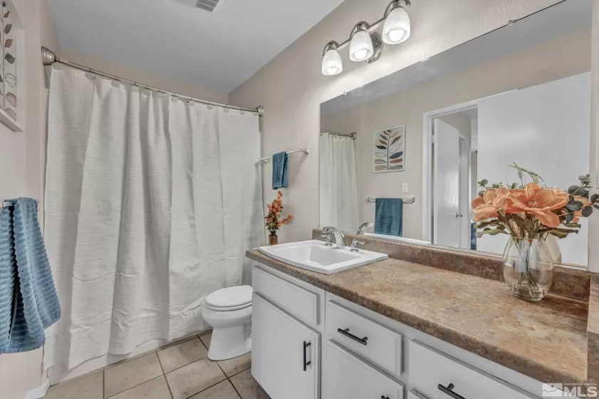 2526 Sunny Slope Dr, Sparks, Nevada 89434, 2 Bedrooms Bedrooms, ,1 BathroomBathrooms,Residential,For Sale,Sunny Slope Dr,240012769