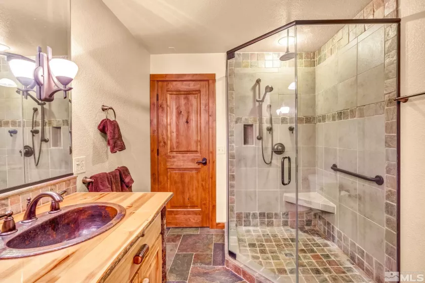 709 Lakeview ave., South Lake Tahoe, California 96150, 2 Bedrooms Bedrooms, ,2 BathroomsBathrooms,Residential,For Sale,Lakeview ave.,240014685