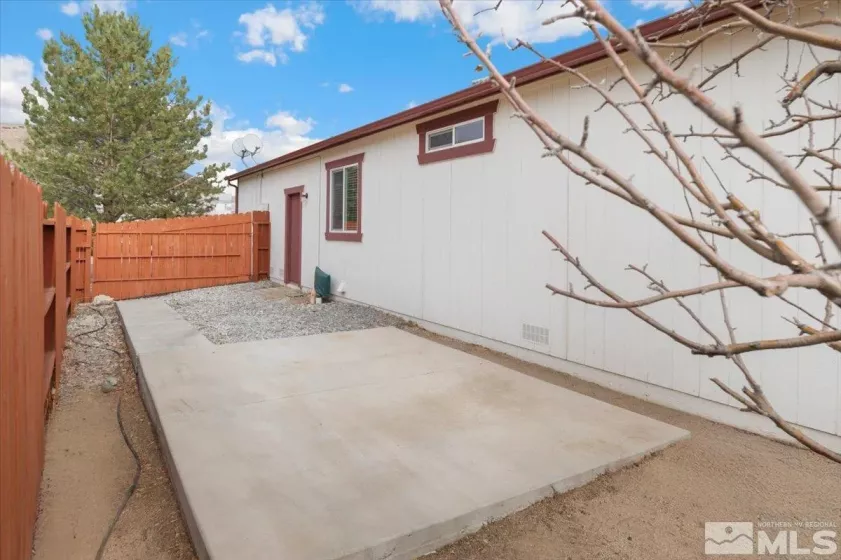 17730 Live Oak Ct, Reno, Nevada 89508, 3 Bedrooms Bedrooms, ,2 BathroomsBathrooms,Residential,For Sale,Live Oak Ct,240014773