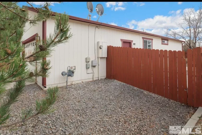 17730 Live Oak Ct, Reno, Nevada 89508, 3 Bedrooms Bedrooms, ,2 BathroomsBathrooms,Residential,For Sale,Live Oak Ct,240014773