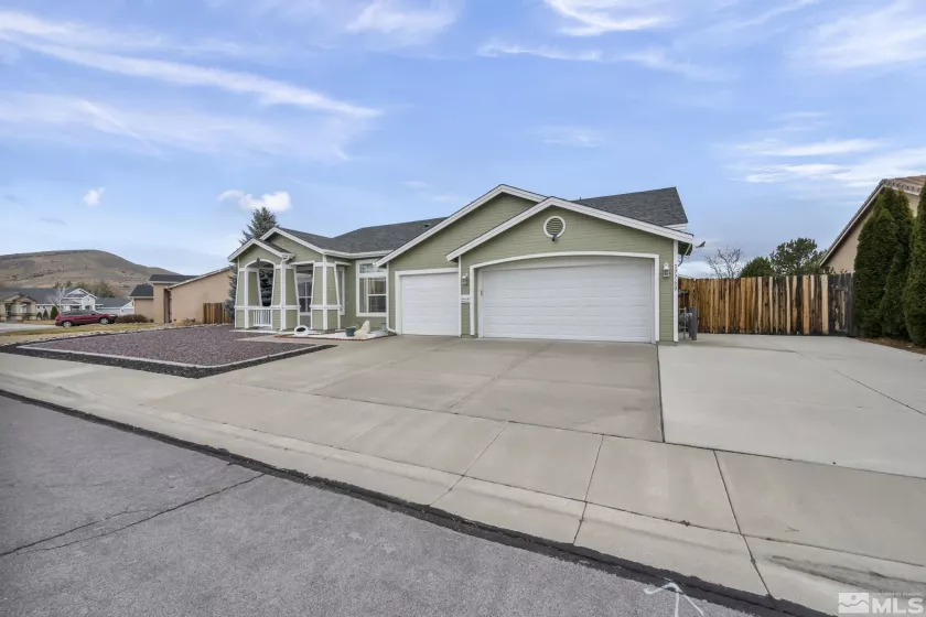 17760 Thunder River, Reno, Nevada 89508, 4 Bedrooms Bedrooms, ,2 BathroomsBathrooms,Residential,For Sale,Thunder River,240014789