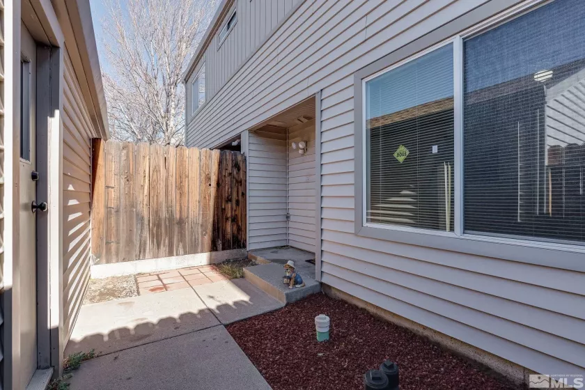 13848 Lear Blvd, Reno, Nevada 89506, 2 Bedrooms Bedrooms, ,1 BathroomBathrooms,Residential,For Sale,Lear Blvd,240014889