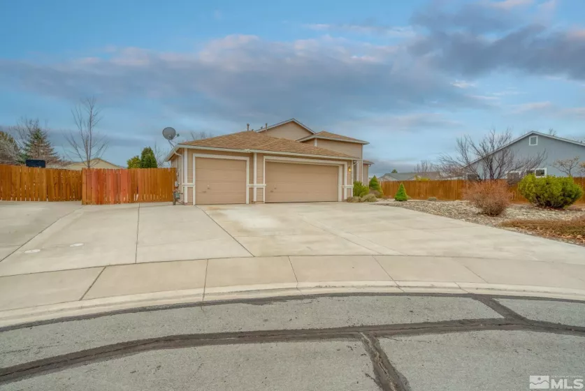 7818 Bermeso Ct, Sparks, Nevada 89436, 4 Bedrooms Bedrooms, ,2 BathroomsBathrooms,Residential,For Sale,Bermeso Ct,240014908