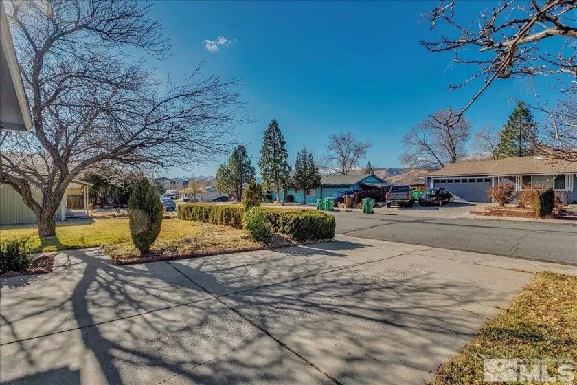 1053 Siskiyou, Carson City, Nevada 89701, 3 Bedrooms Bedrooms, ,2 BathroomsBathrooms,Residential,For Sale,Siskiyou,240014951