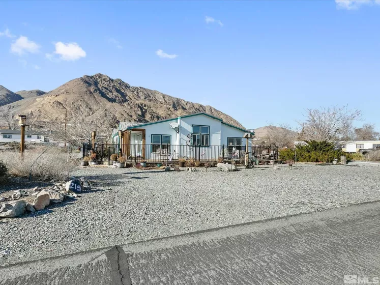 215 Golden Willow Dr, Walker Lake, Nevada 89415, 2 Bedrooms Bedrooms, ,2 BathroomsBathrooms,Residential,For Sale,Golden Willow Dr,240015001