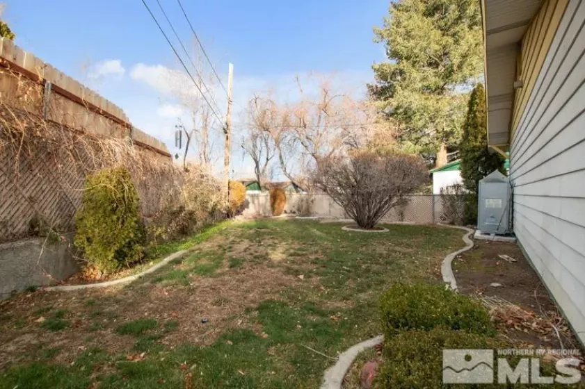 449 Games Dr, Reno, Nevada 89509, 3 Bedrooms Bedrooms, ,2 BathroomsBathrooms,Residential,For Sale,Games Dr,240015020