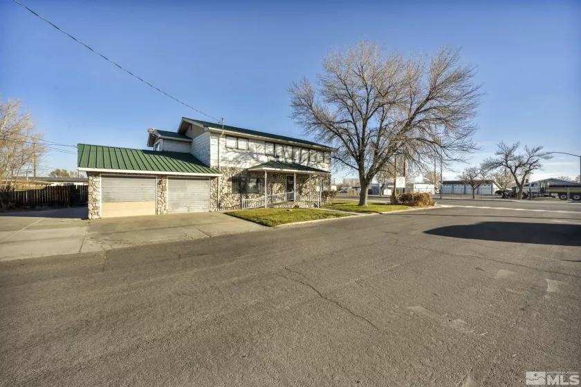 2 Newcombe Ave, Yerington, Nevada 89447, ,Commercial Sale,For Sale,Newcombe Ave,240015072