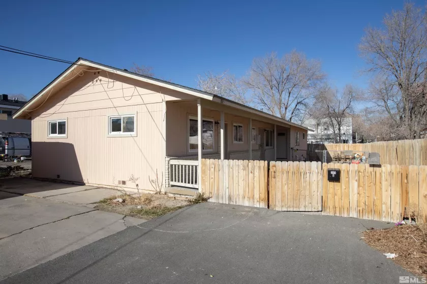 241 Linden St, Reno, Nevada 89502, ,Residential Income,For Sale,Linden St,240015120