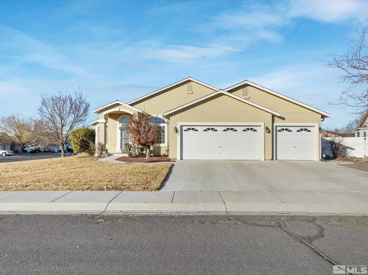 1940 Four Iron Court, Fernley, Nevada 89408, 3 Bedrooms Bedrooms, ,2 BathroomsBathrooms,Residential,For Sale,Four Iron Court,240015167