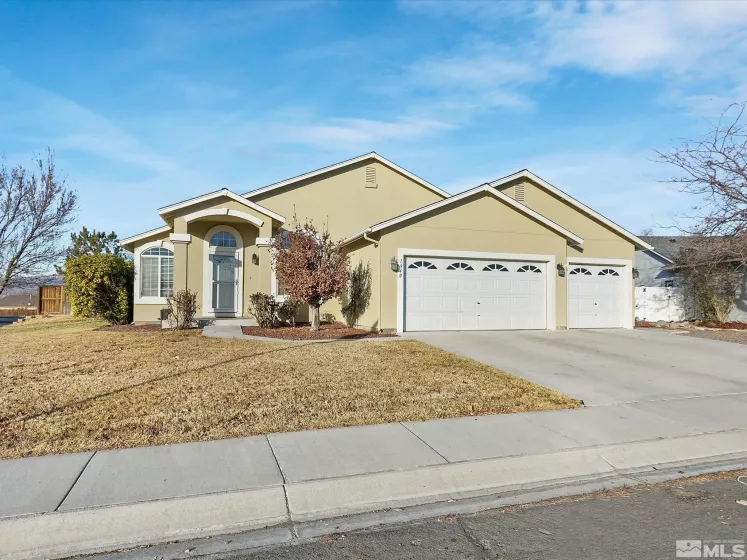 1940 Four Iron Court, Fernley, Nevada 89408, 3 Bedrooms Bedrooms, ,2 BathroomsBathrooms,Residential,For Sale,Four Iron Court,240015167