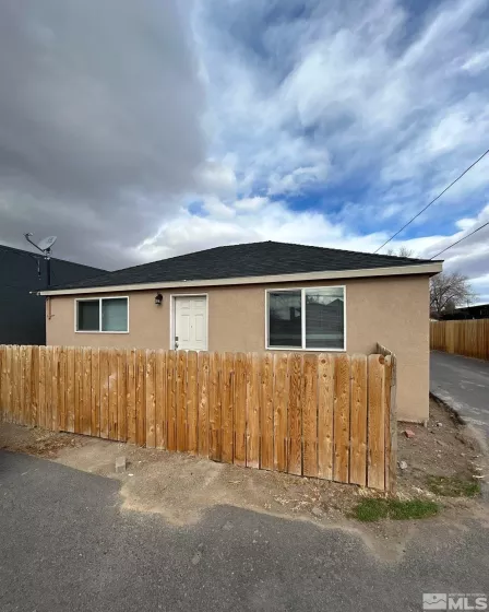 241 Linden Street, Reno, Nevada 89502, 2 Bedrooms Bedrooms, ,1 BathroomBathrooms,Residential Lease,For Lease,Linden Street,240014561