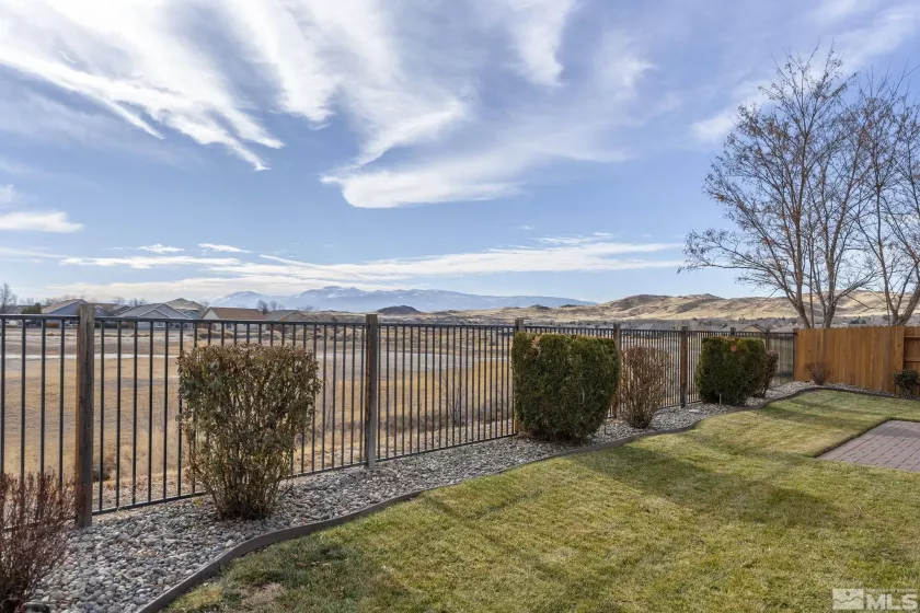 1131 Turnberry Dr, Sparks, Nevada 89436, 4 Bedrooms Bedrooms, ,2 BathroomsBathrooms,Residential,For Sale,Turnberry Dr,240015606