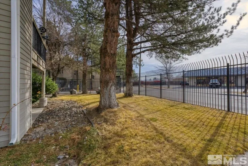 2380 Roundhouse Rd, Sparks, Nevada 89431, 2 Bedrooms Bedrooms, ,2 BathroomsBathrooms,Residential,For Sale,Roundhouse Rd,250000058