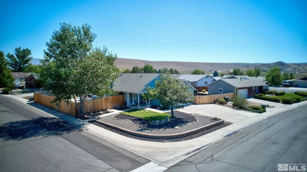 607 Blue Rock, Gardnerville, Nevada 89460, 3 Bedrooms Bedrooms, ,2 BathroomsBathrooms,Residential,For Sale,Blue Rock,250000114