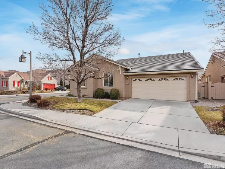 10710 Grayslake Dr, Reno, Nevada 89521, 3 Bedrooms Bedrooms, ,2 BathroomsBathrooms,Residential,For Sale,Grayslake Dr,250000117