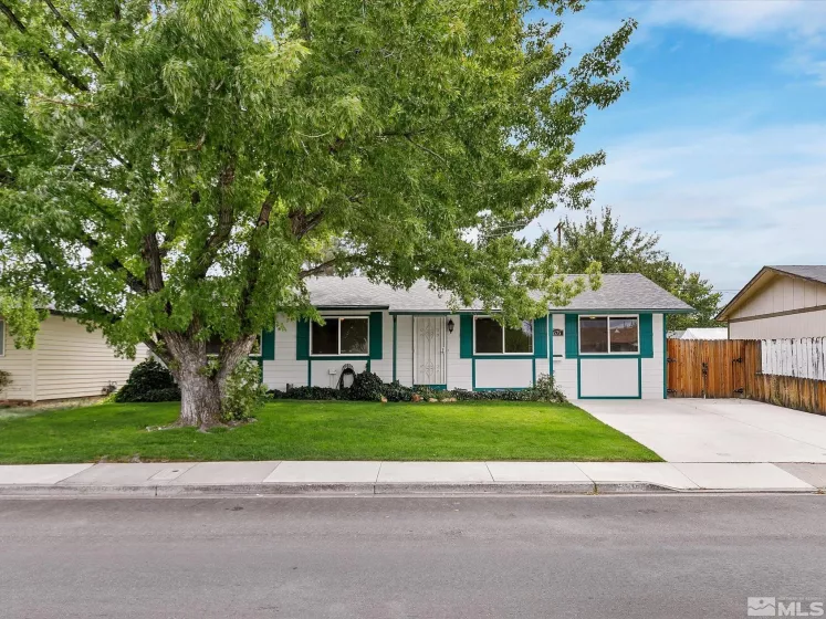 1575 Greenbrae Drive, Sparks, Nevada 89431, 4 Bedrooms Bedrooms, ,3 BathroomsBathrooms,Residential,For Sale,Greenbrae Drive,240012063