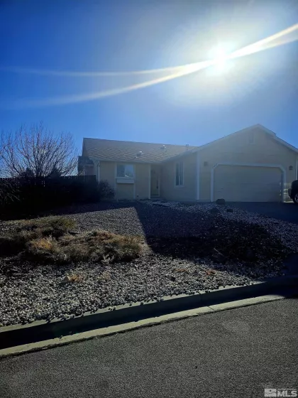 1051 Greenwing Dr, Sparks, Nevada 89441, 3 Bedrooms Bedrooms, ,2 BathroomsBathrooms,Residential,For Sale,Greenwing Dr,250000214