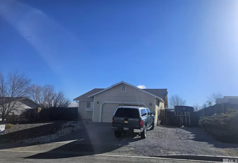 1051 Greenwing Dr, Sparks, Nevada 89441, 3 Bedrooms Bedrooms, ,2 BathroomsBathrooms,Residential,For Sale,Greenwing Dr,250000214