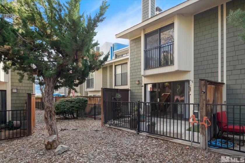 2906 Eastshore Pl, Reno, Nevada 89509, 2 Bedrooms Bedrooms, ,1 BathroomBathrooms,Residential,For Sale,Eastshore Pl,250000317