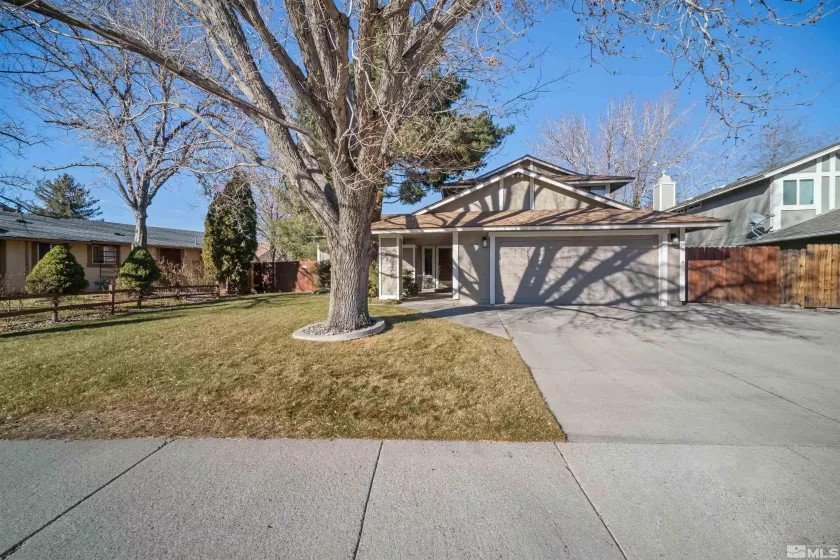 1364 Coachman Dr, Sparks, Nevada 89434, 4 Bedrooms Bedrooms, ,3 BathroomsBathrooms,Residential,For Sale,Coachman Dr,250000429