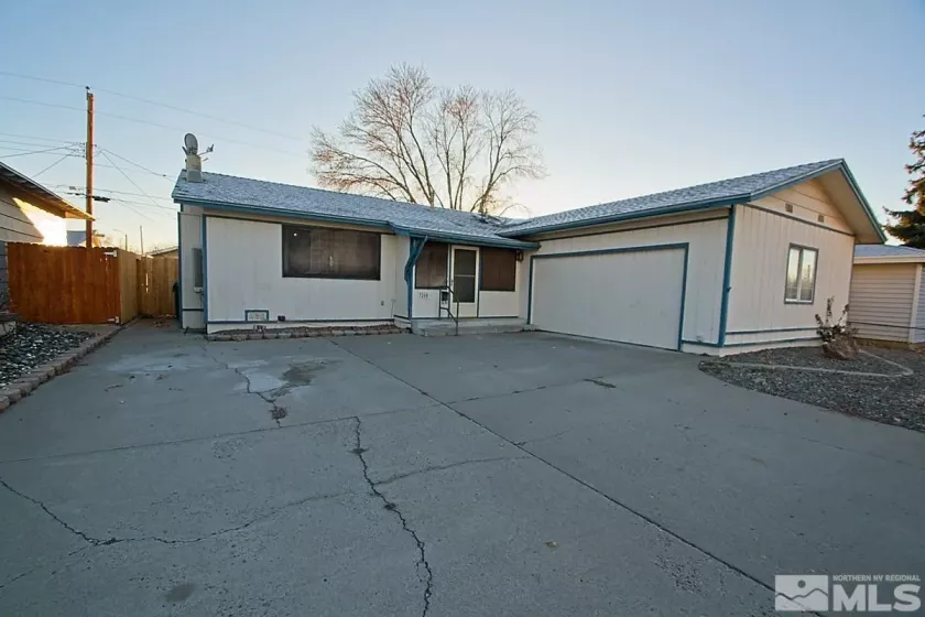 3200 Elaine, Sparks, Nevada 89431, 5 Bedrooms Bedrooms, ,3 BathroomsBathrooms,Residential Lease,For Lease,Elaine,250000440