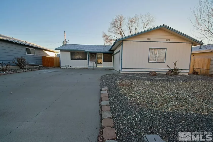 3200 Elaine, Sparks, Nevada 89431, 5 Bedrooms Bedrooms, ,3 BathroomsBathrooms,Residential Lease,For Lease,Elaine,250000440