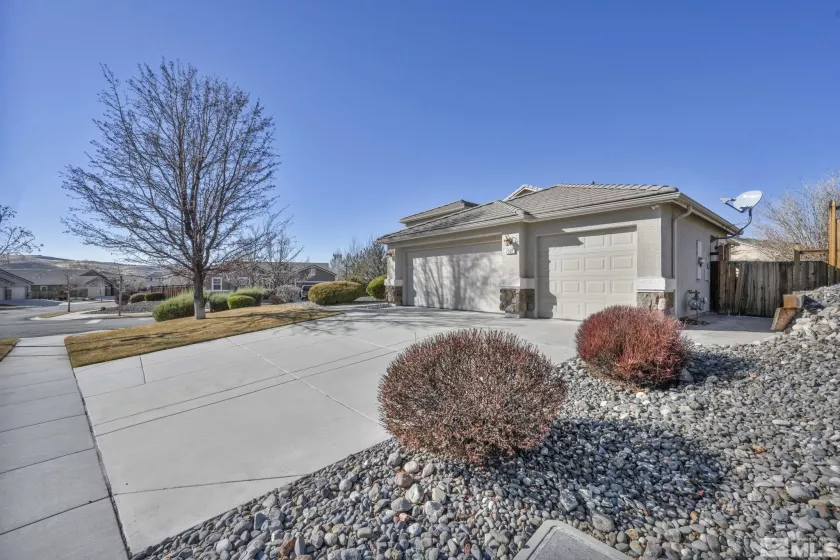 7301 Lacerta Drive, Sparks, Nevada 89436, 4 Bedrooms Bedrooms, ,2 BathroomsBathrooms,Residential,For Sale,Lacerta Drive,250000506