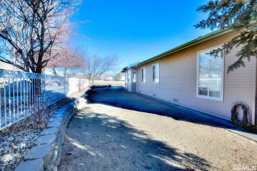 2206 Oak Ridge Dr, Carson City, Nevada 89703, 2 Bedrooms Bedrooms, ,3 BathroomsBathrooms,Residential,For Sale,Oak Ridge Dr,250000613