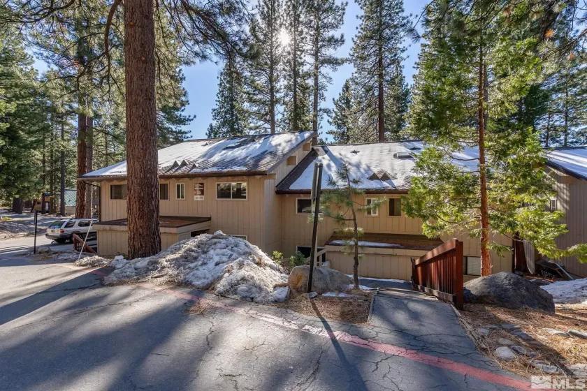 321 Ski Way, Incline Village, Nevada 89451, 4 Bedrooms Bedrooms, ,2 BathroomsBathrooms,Residential,For Sale,Ski Way,250000903