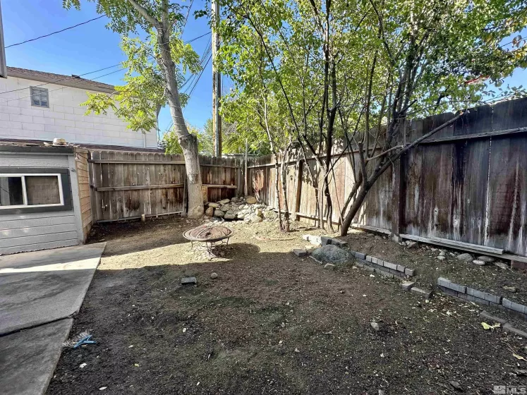 825 Belli Drive, Reno, Nevada 89502, 2 Bedrooms Bedrooms, ,1 BathroomBathrooms,Residential Lease,For Lease,Belli Drive,250001307