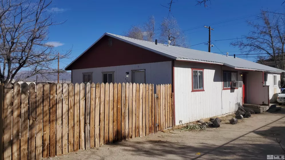 422 A & B C Street, Hawthorne, Nevada 89415, ,Residential Income,For Sale,C Street,250001417