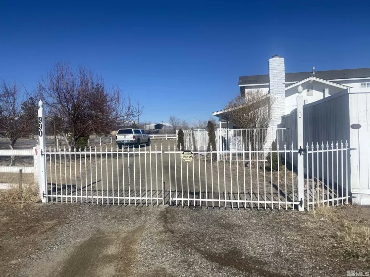 990 Riverview Dr, Gardnerville, Nevada 89460, 4 Bedrooms Bedrooms, ,3 BathroomsBathrooms,Residential,For Sale,Riverview Dr,250001429