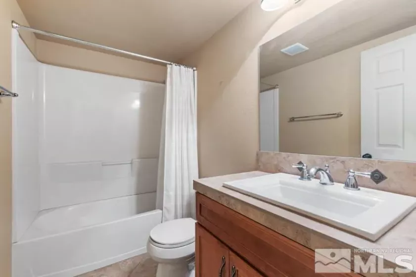 1122 Arlington Avenue, Reno, Nevada 89509, 3 Bedrooms Bedrooms, ,2 BathroomsBathrooms,Residential Lease,For Lease,Arlington Avenue,250001485