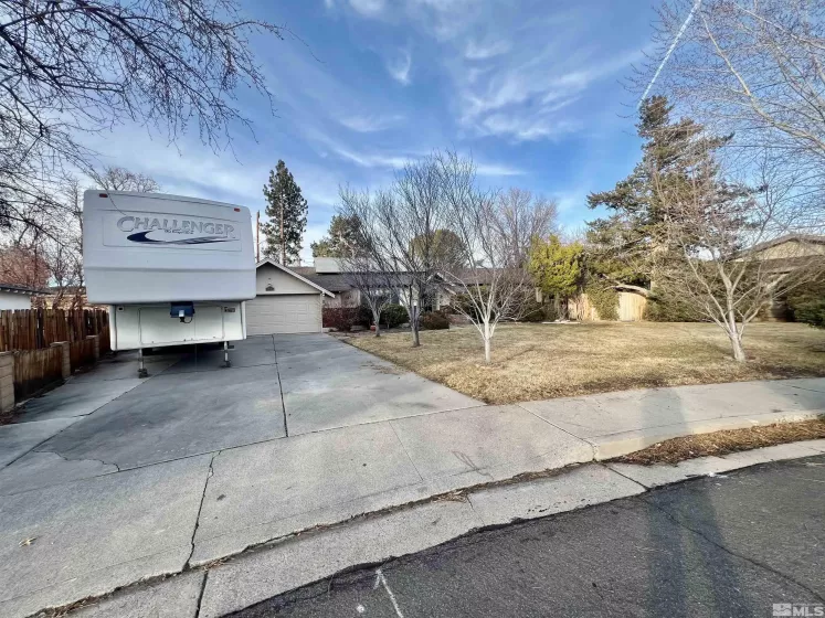 901 Osgood Place, Reno, Nevada 89509, 3 Bedrooms Bedrooms, ,2 BathroomsBathrooms,Residential,For Sale,Osgood Place,250001884